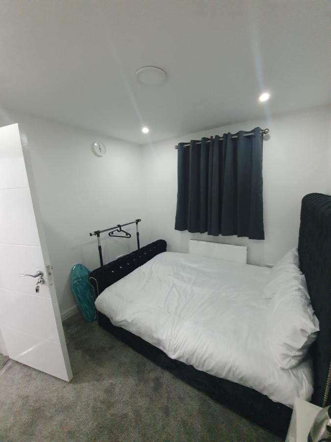 Beautiful Rooms Shaw St And Pine St Bury  Exterior photo