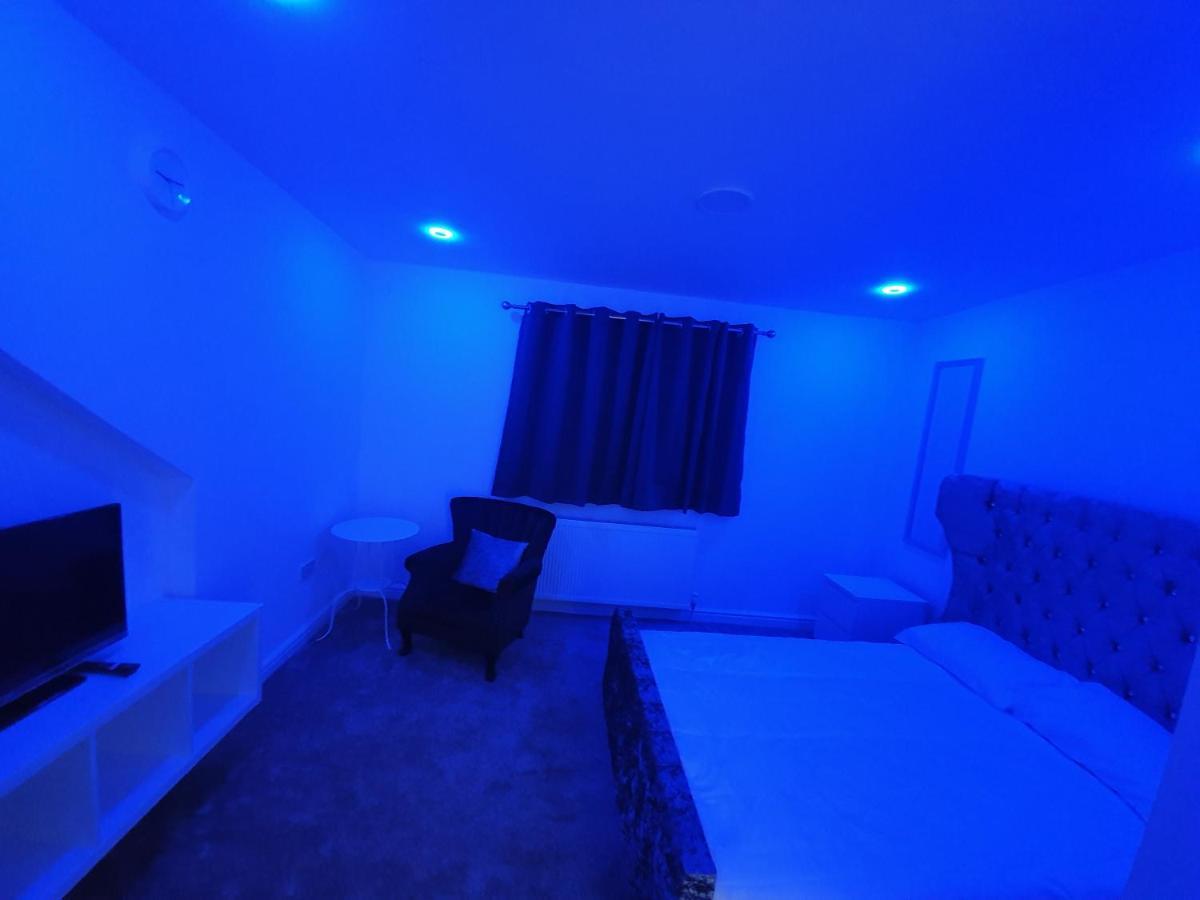 Beautiful Rooms Shaw St And Pine St Bury  Exterior photo