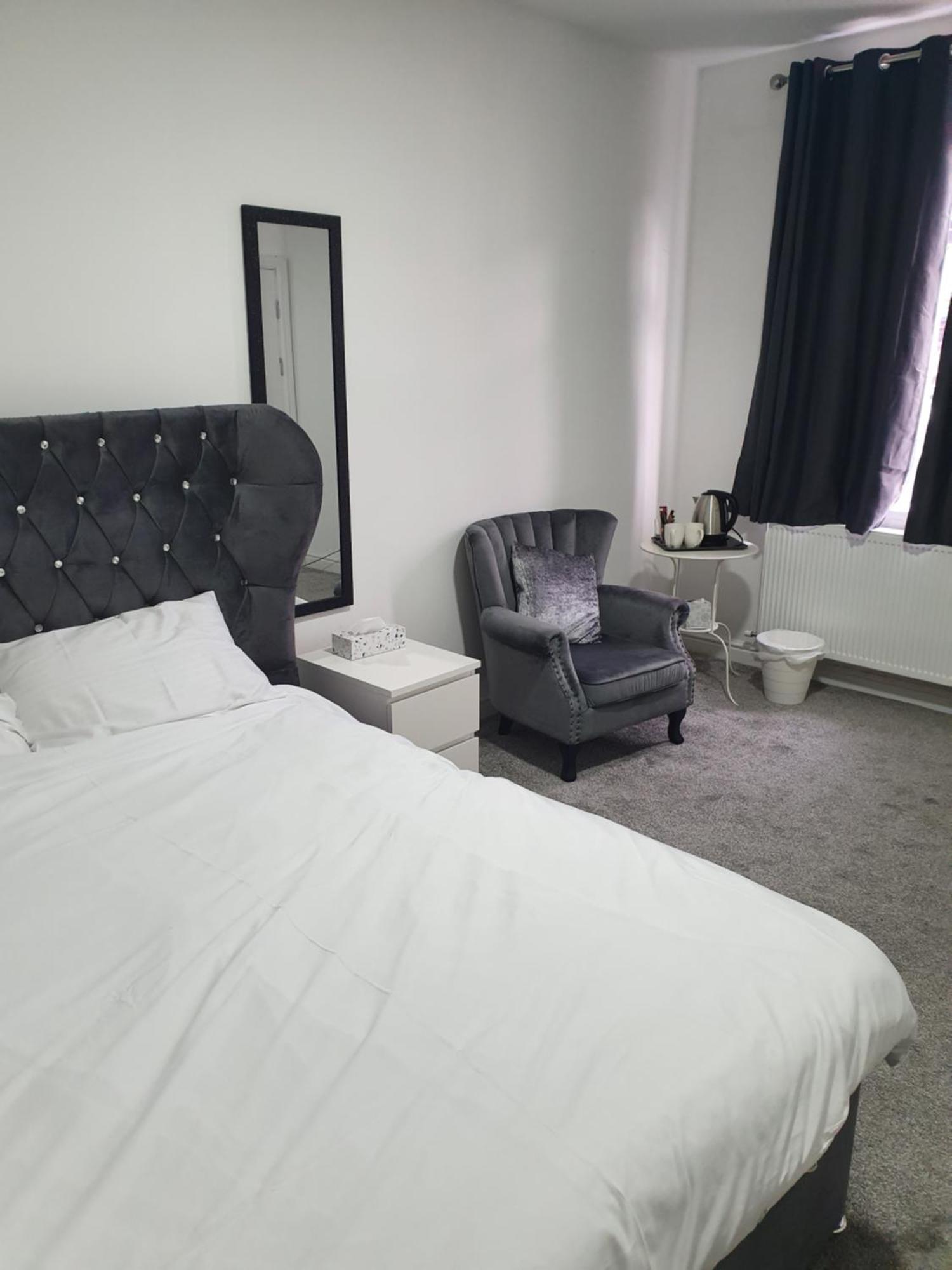 Beautiful Rooms Shaw St And Pine St Bury  Room photo